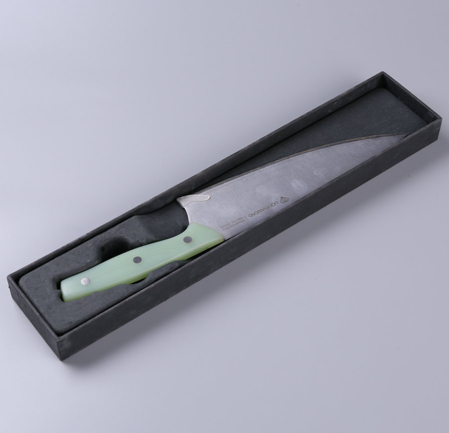 Custom knife packaging for black pulp molding products